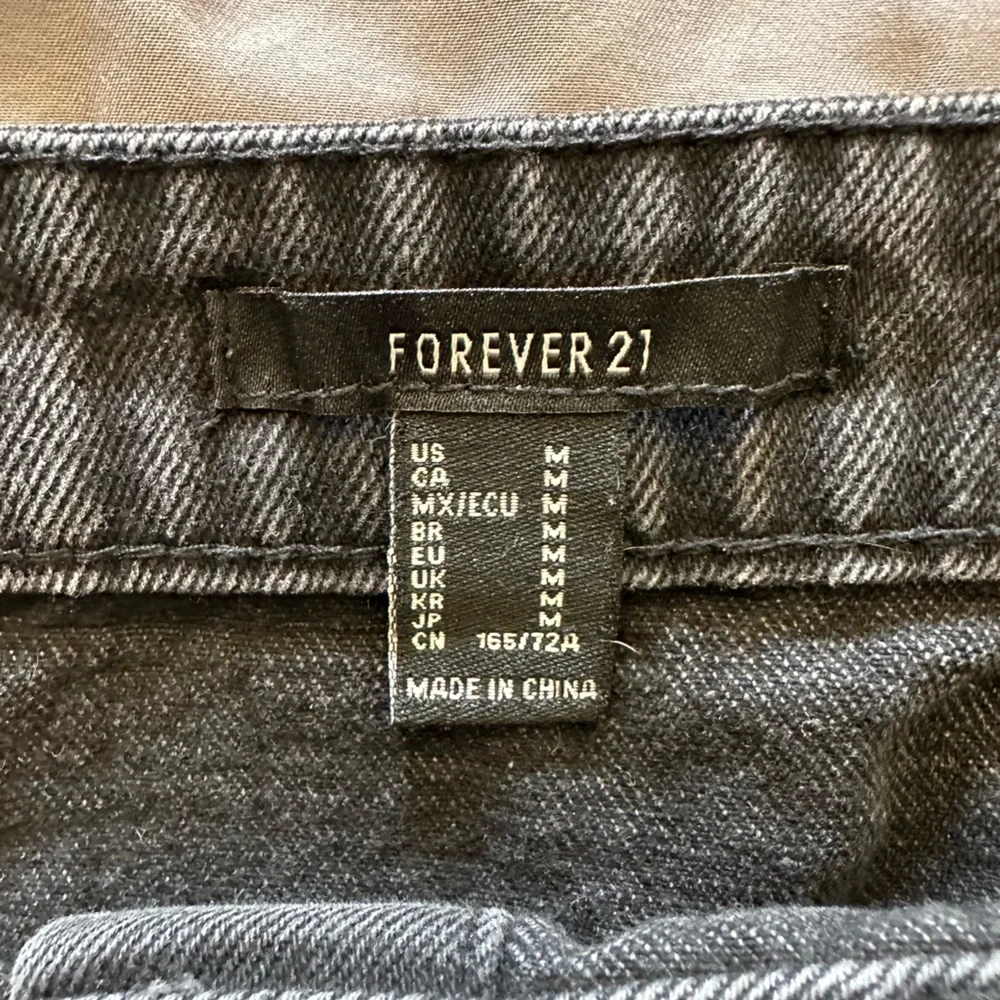 Black jean skirt - Picture 2 of 2